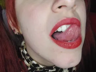 Tu Gauchita Argentina: You like my tongue? And how do my tights fit?
