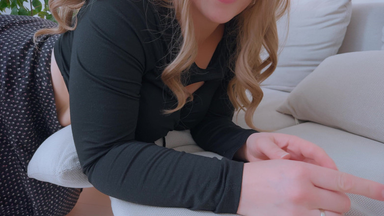 Mrs Wetslavs: Curul mare al unei mame sexy nu se poate ascunde...