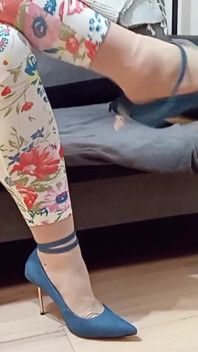 Crossdresser Dangling in Sexy Blue Jeans Pointed Toe High Heels Pumps with Ankle Strap