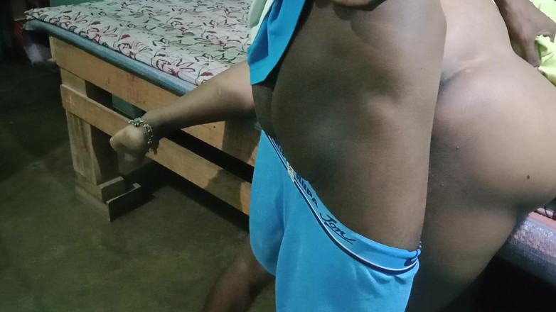 Sexy juli: O proprietário sujou a buceta toda