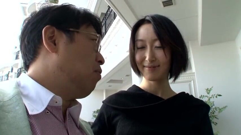 Javmango: A Secretary by Day with a Natural Flair for Seduction