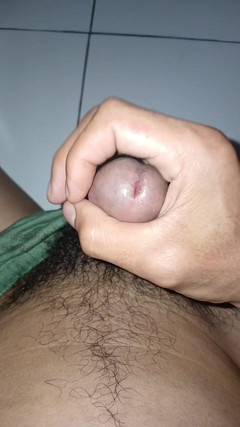 Amazingbeautycum: З працівником мінімаркету після мастурбації