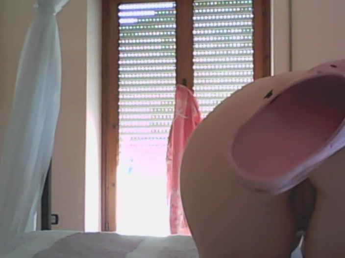 savannahamatoriale: 打屁股！我用我的拖鞋打自己的屁股