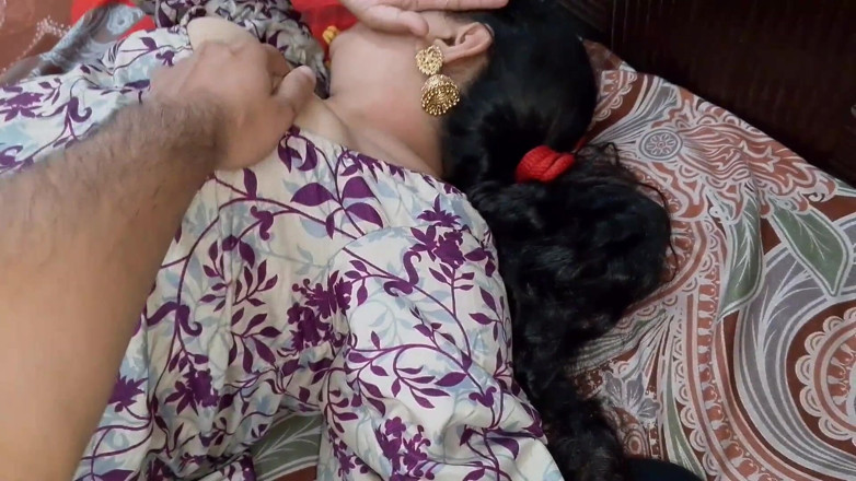 QueenbeautyQB: My Indian Husband Fuck Me and Eating My Pussy