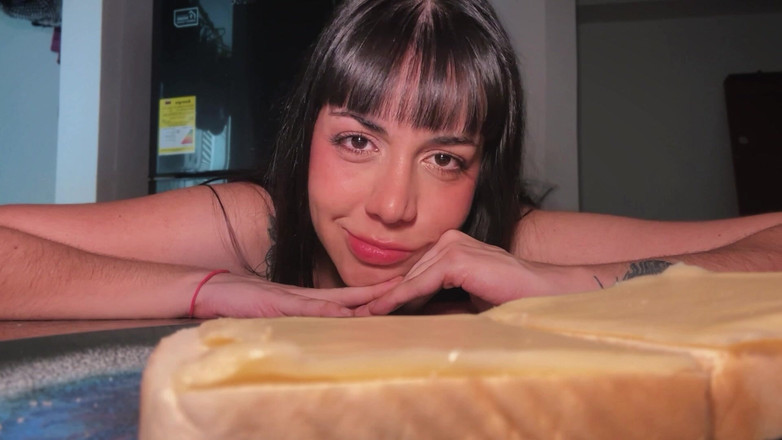 CoralTrip: Shrunk a sněden tvou sousedkou obryně