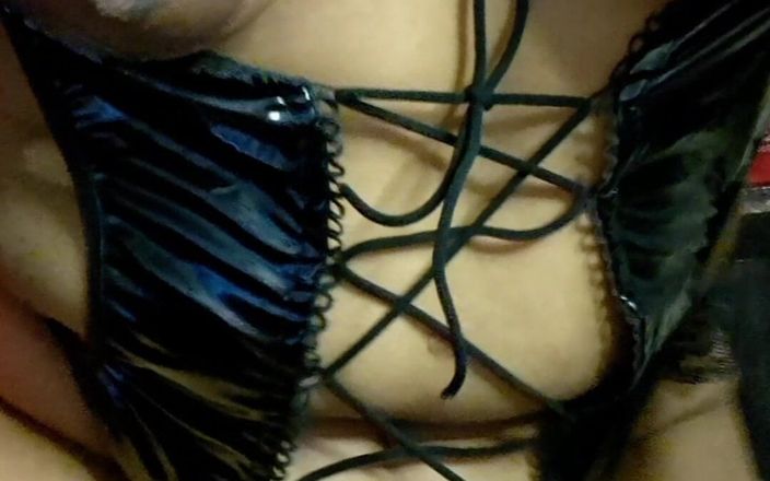 Goddess Silk Smita: Рольова гра, відео від першої особи, тамільська Амма отримує догану своєму пасинку