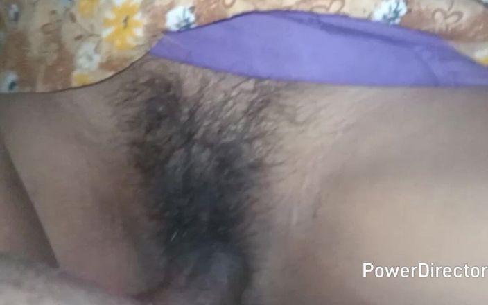 Venny4: Une villageoise desi vierge se fait baiser pour la première...