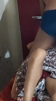 Indiana de 18 anos meia-irmã primeira vez sexo apertado em áudio hindi