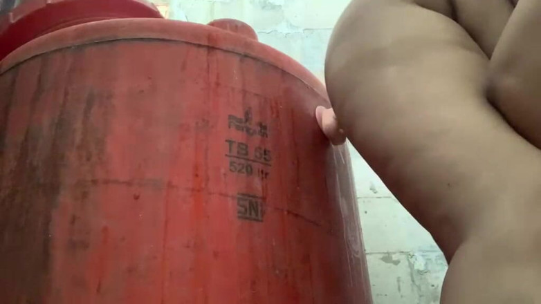 memekbinor: 孤独的女人要求被巨鸡性交