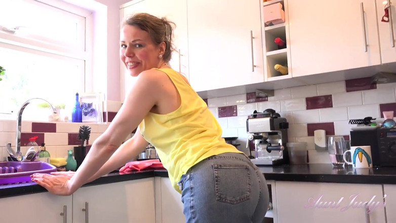 Aunt Judy's: AuntJudys - 46yo natural fullbush milf Alexia (JOI)