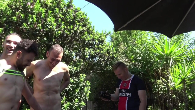 Amazing porn bareback private club: Video med Marco Rusk används rå av i parken av 2...