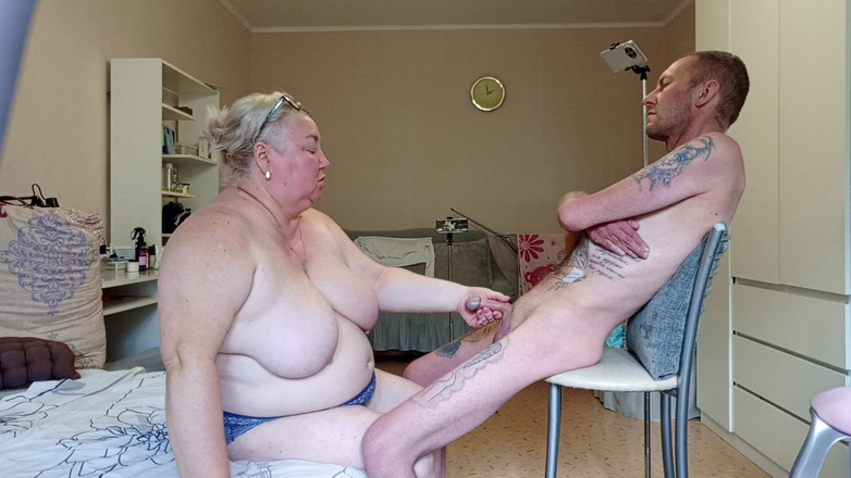 Zona901: Ma voisine me taille une pipe jusqu’à ce que je...