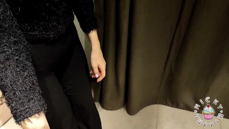 Micky Muffin Studio: Fellation dans un centre commercial