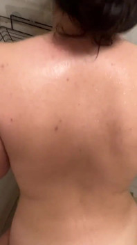 シャワーでの激しいセックス