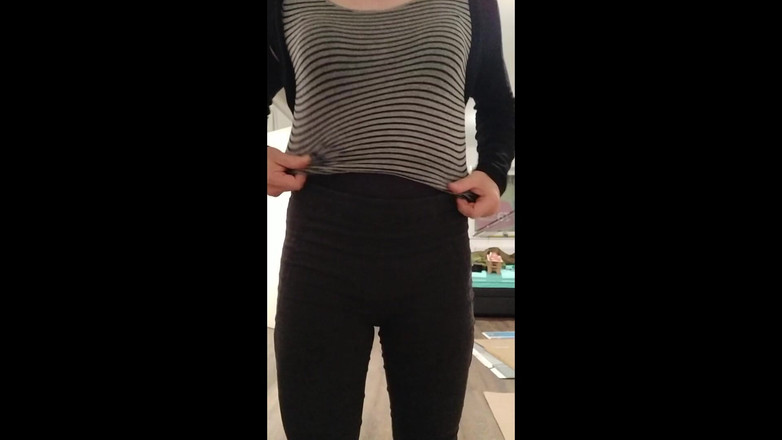 Joslin: मेरे कपड़े में से एक का दिखा रहा है