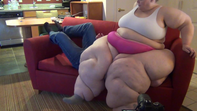 Full Weight Productions: Bobbi Jo smashes him into the sofa