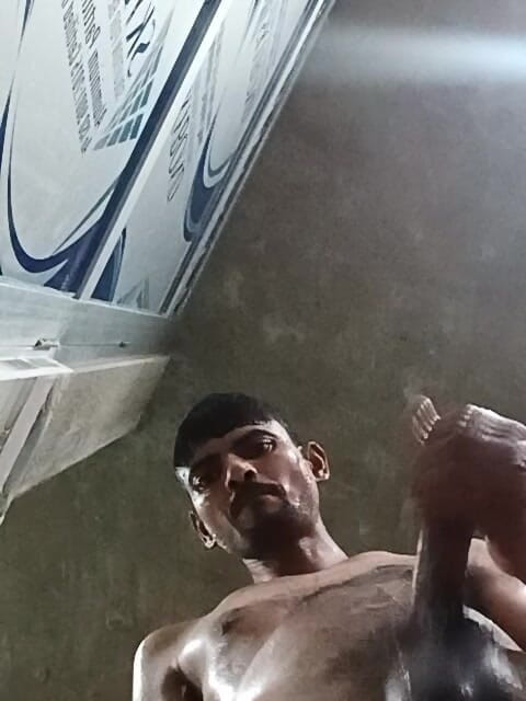 dghkt: Gay Boy Masterbesing w łazience