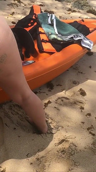 Cuplu pervers cu țâțe mari cowgirl soție cu orgasm sex pe plaja Barbados cu vedere la persoana 1