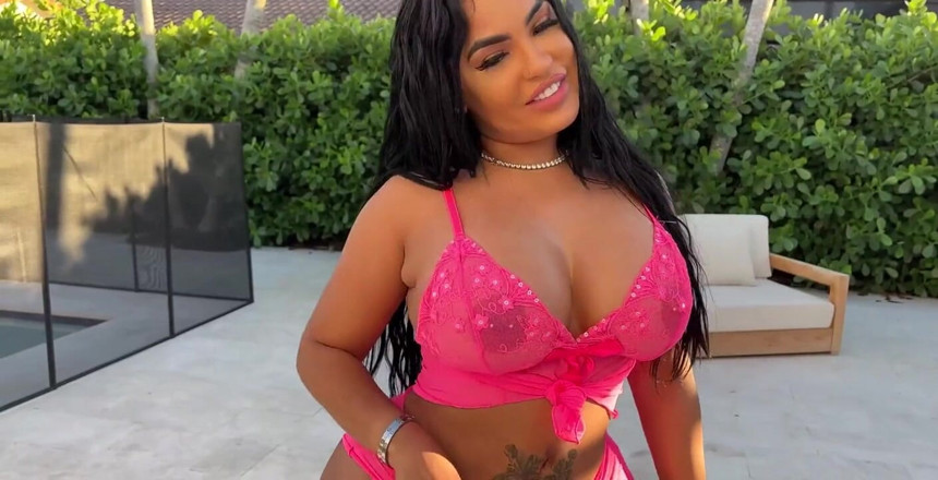 J-Mac: Big Butt Latina Goldendoll06 Is Stunning and Looking Hot as...