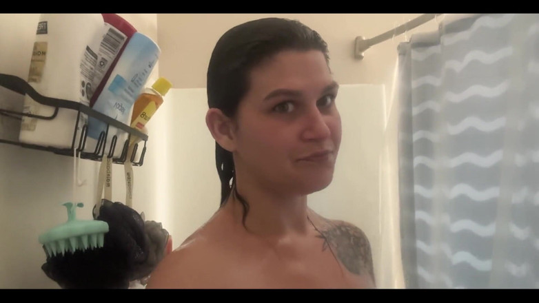 PsiloSiren: Mamă sexy la duș