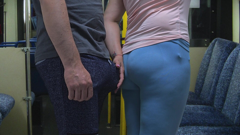 Venus and rider: Prawie widziany przez kierowcę autobusu, gdy nieznajoma dziewczyna daje mi...