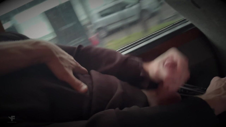 Falcon Al: Dałem a-kę nieznajomemu na tylnym siedzeniu autobusu i doszedłem