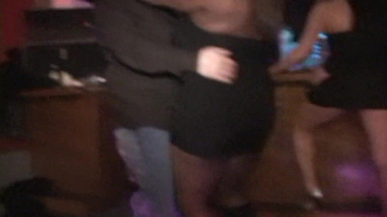 Dirty Dating Live: Homens fodem a esposa do corno ele chupa boceta limpa