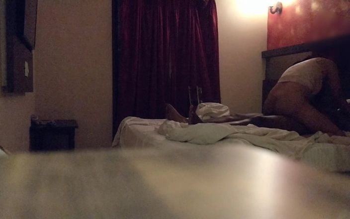 Trisha Hotness: Cam2_ コンドームを装着してデカチンに乗る淫語