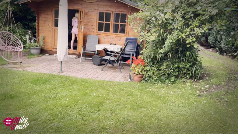Miley Weasel: Blonde Wife Lets Herself Be Inseminated by the Gardener!
