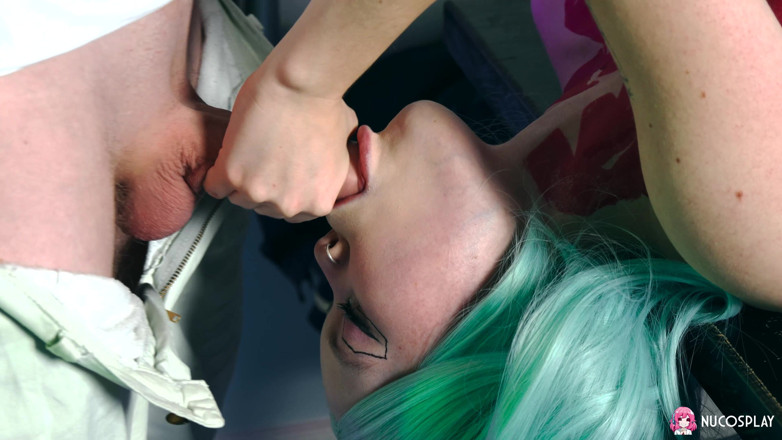 Nu Cosplay: Grote pik voor rondborstige anime-slet Rebecca Nikson
