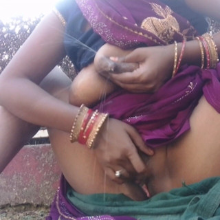 Hot prachi: Village indien, une belle femme sexy baise avec son mari...