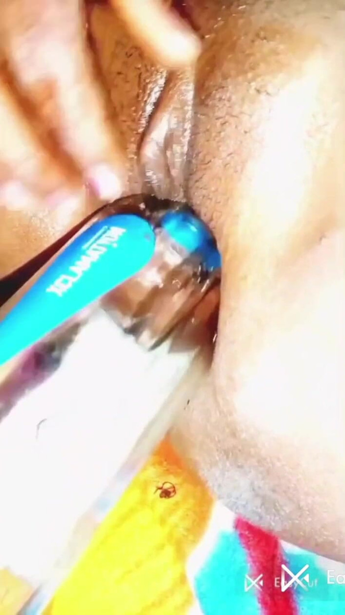 IndianVibeX: La mia casalinga mi ha appena messo un pipistrello nella...