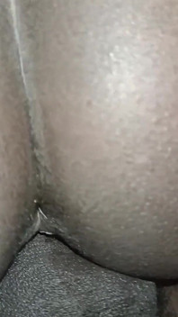 잠자리에 들기 전에 흑인 자지를 따먹는 늦은 밤