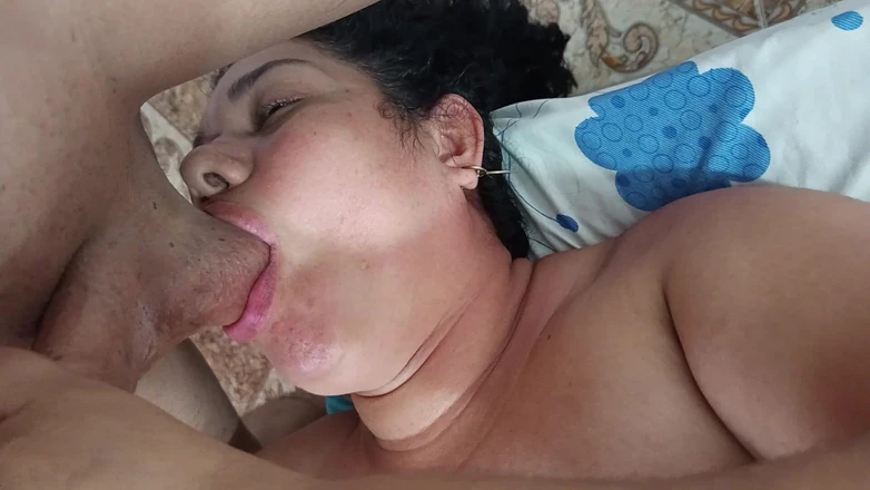 Valkyrieandluigy: Awek menghisap zakar deepthroat