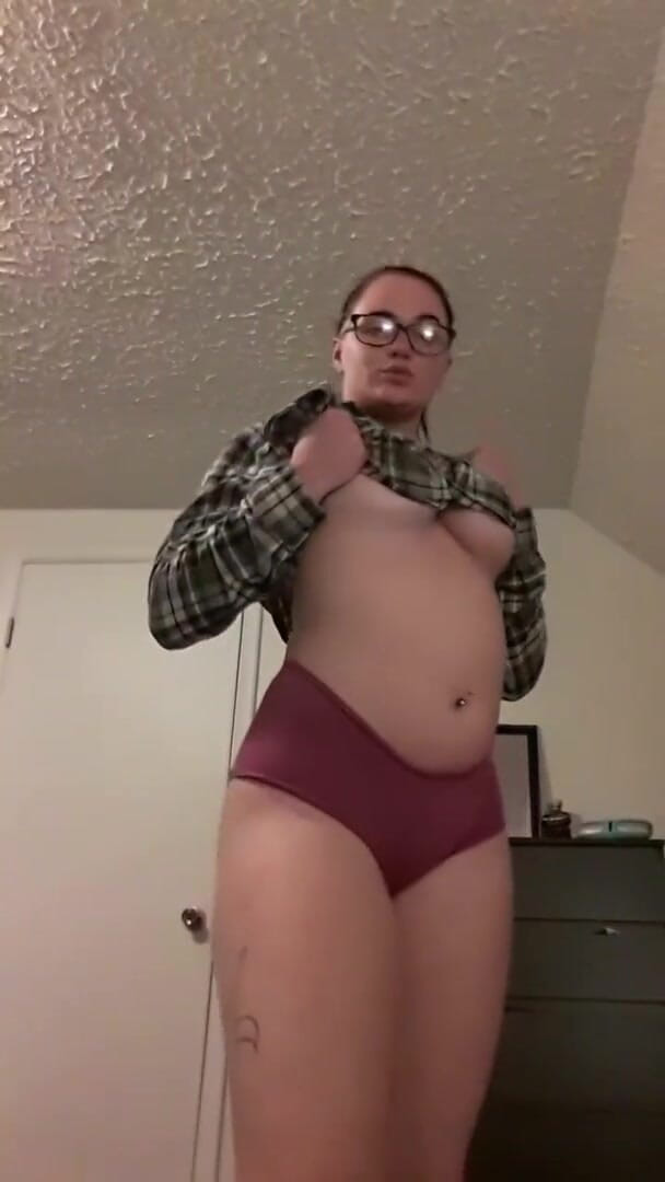 Jojohotfire: Horny stepfather cannot ignore stepdaughters hot ass