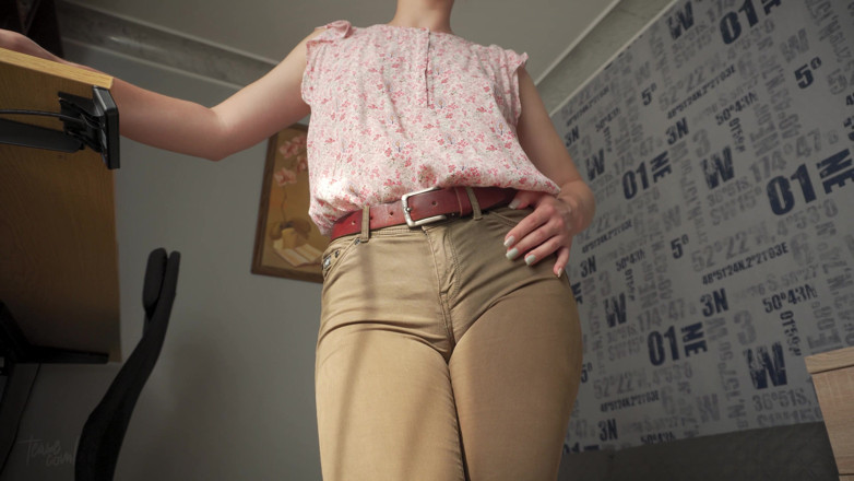 Teasecombo 4K: Stygg kollega som visar upp Wedgie Fitta