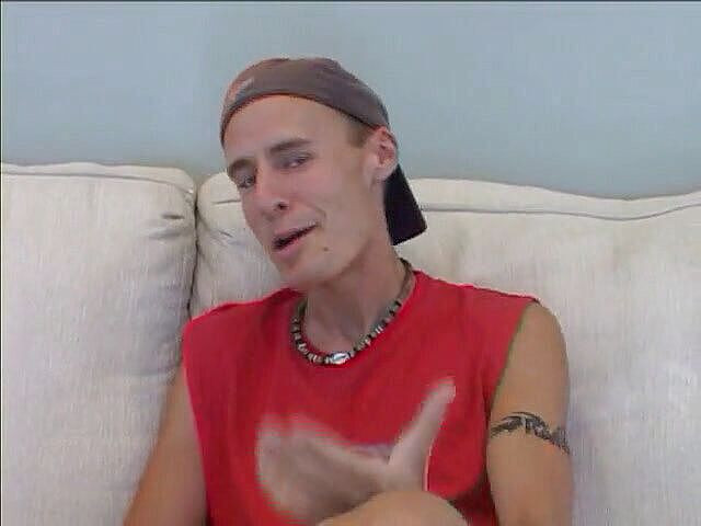 2 Girls 1 Guy: Две милые тинки ублажают большой член мужика