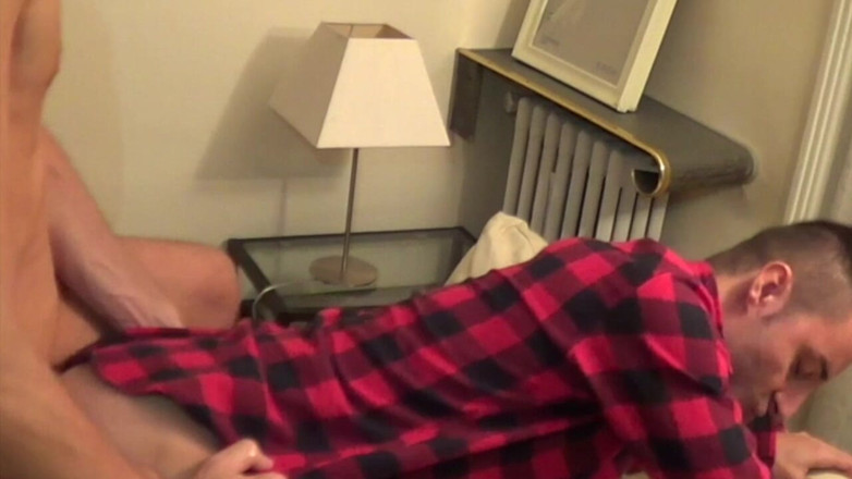 Crunch French bareback porn: Fucked Raw by Straight Badboy