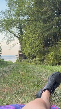 Ryzykowne Bwc głaskanie na zewnątrz na łące z widokiem na jezioro - wielki wytrysk
