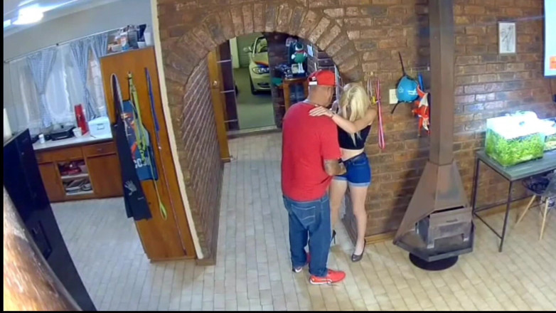 Bigjoefuckalott: Tertangkap suami saya bercurang dengan seorang blonde