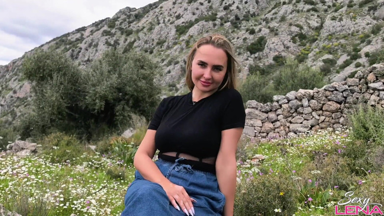 Goddess Lena: Řecká horská footjob s propocenými nylonovými nohami – venkovní creampie na...