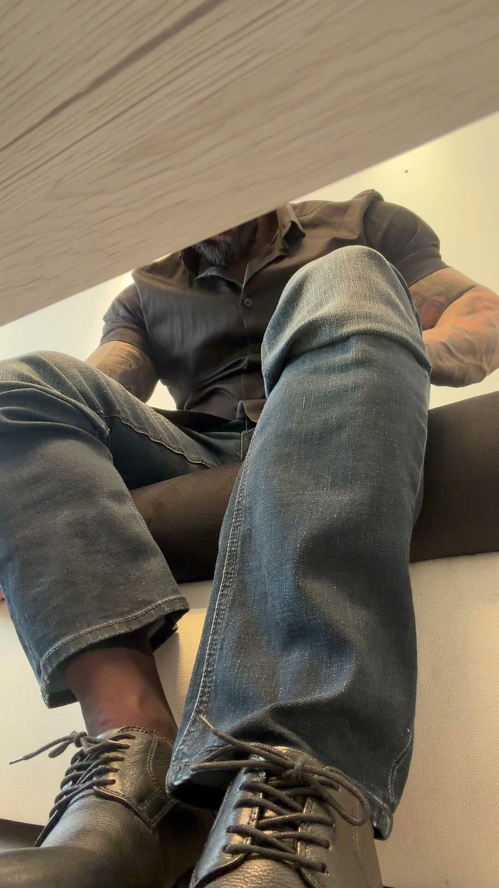 Jasons feet: My Itchy Athlete’s Foot at the Office Desk: My Coworker...