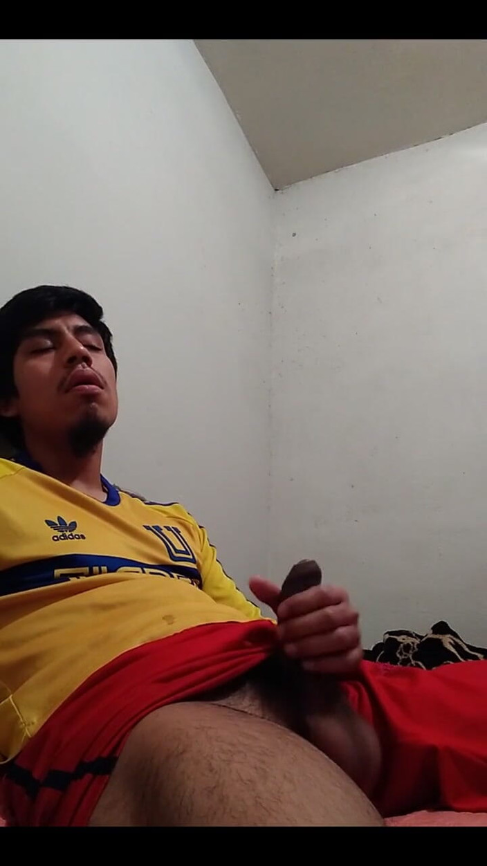 AlexAlejandro13: Datang melarikan diri untuk melihat zakar tebal yang bagus ini
