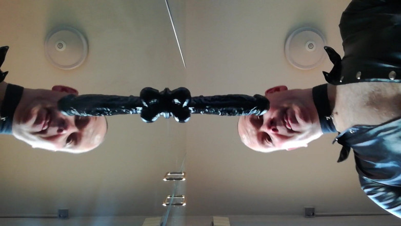 Big balls boy: Bú cu giả