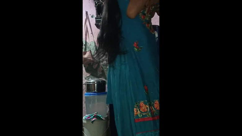 Parihema: Soția Desi S-a Futut Tare Pe La Spate După Ce...