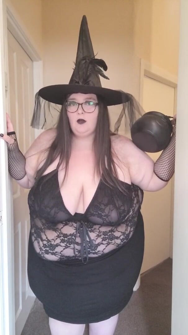 SSBBWLadyBrads: Tlustá ssbbw bully čarodějnice