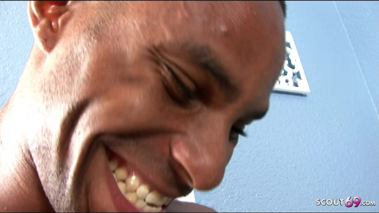 Full porn collection: Мужчины с большим черным членом трахают возбужденную блондинку худенькую сводную сестру тинку Jordan Kingsley с волосатой киской