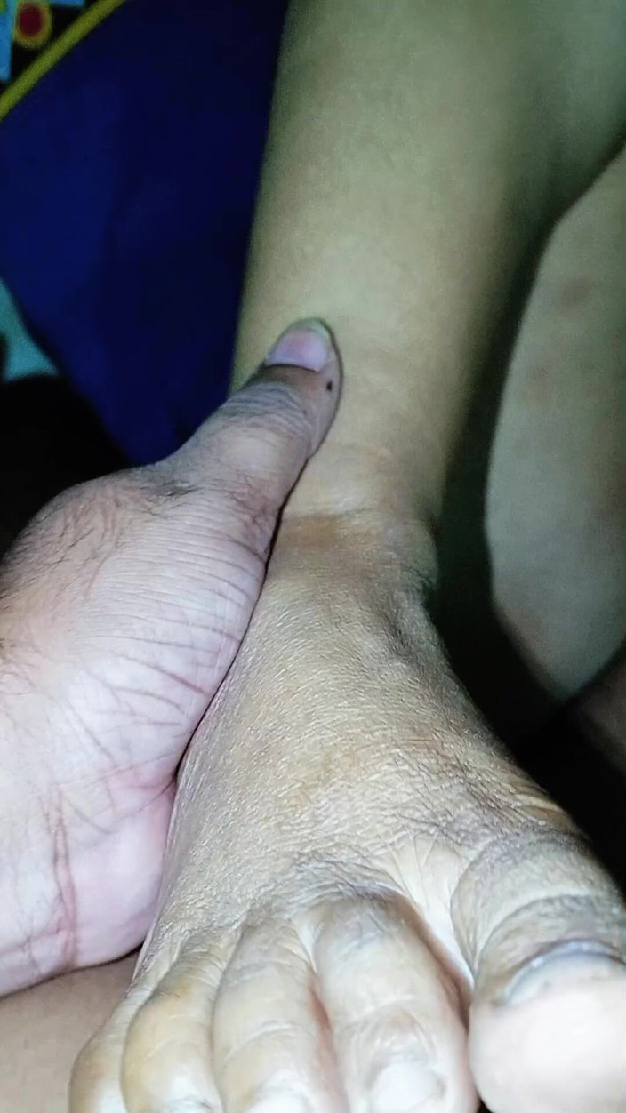 NAZMA: Manžel, manželka sdílí okamžik s přítelem a užívá si romantický...