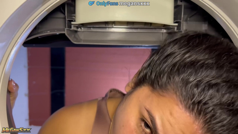 MeGanSxx: Atrapada En La Lavadora Y Mi Primo Vino a Ayudarme.