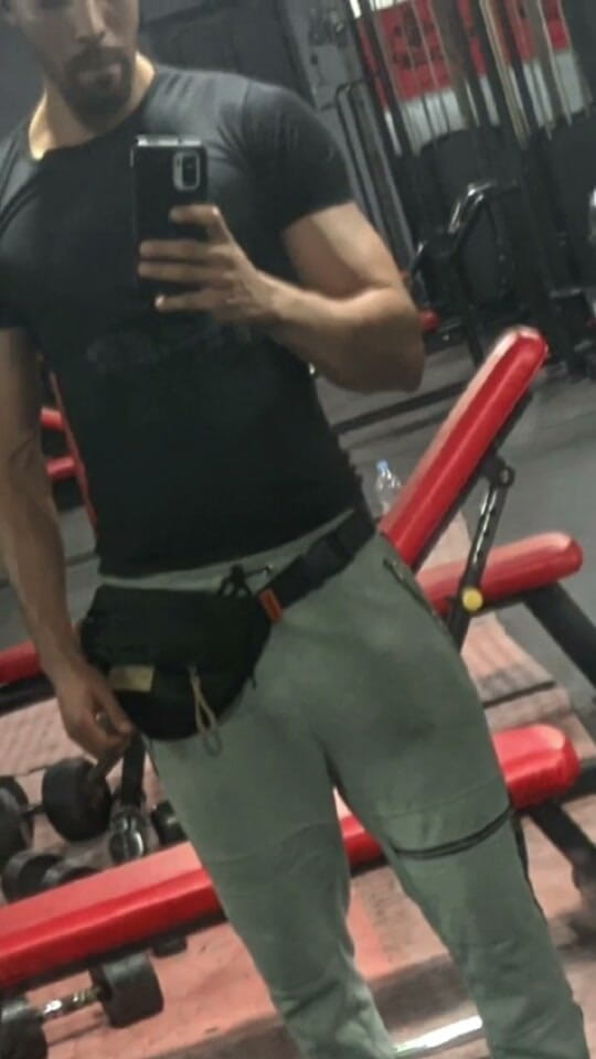 Tall, Muscular, Handsome (Yoha99)